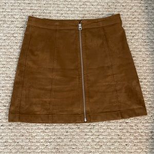Aritzia - Wilfred sued skirt